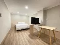 Deluxe Double Room with Bath - No Window